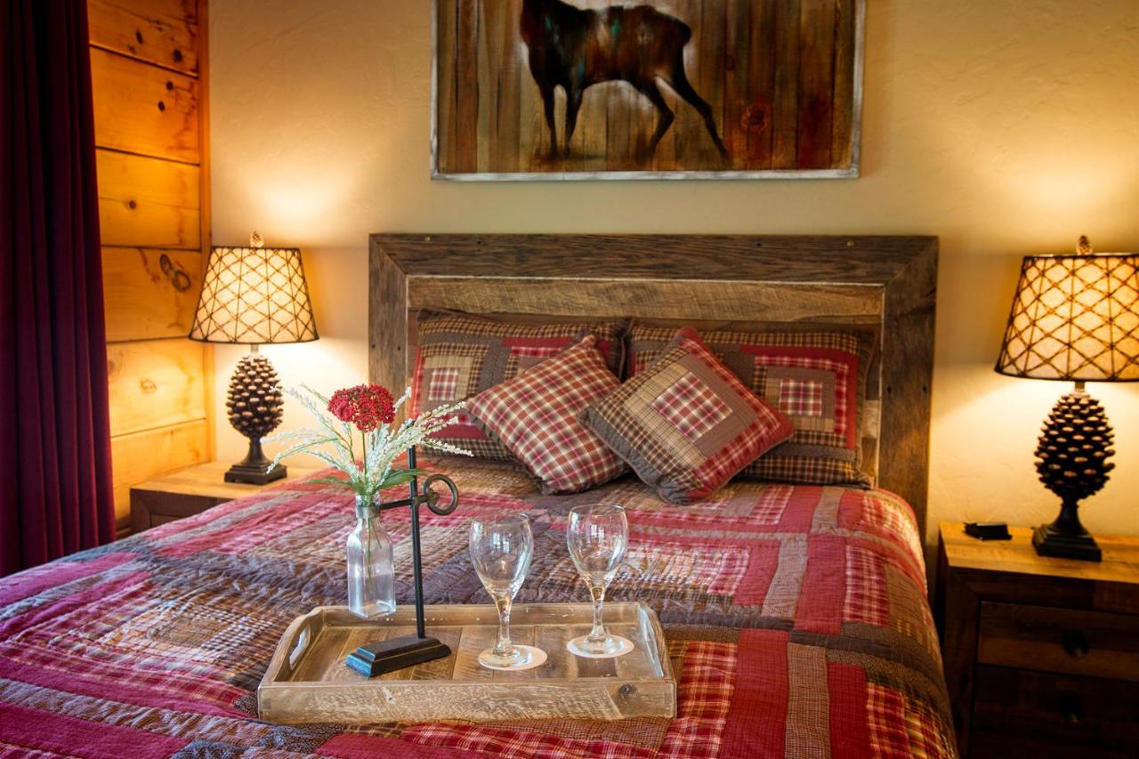 | Lazy Bear Lodge