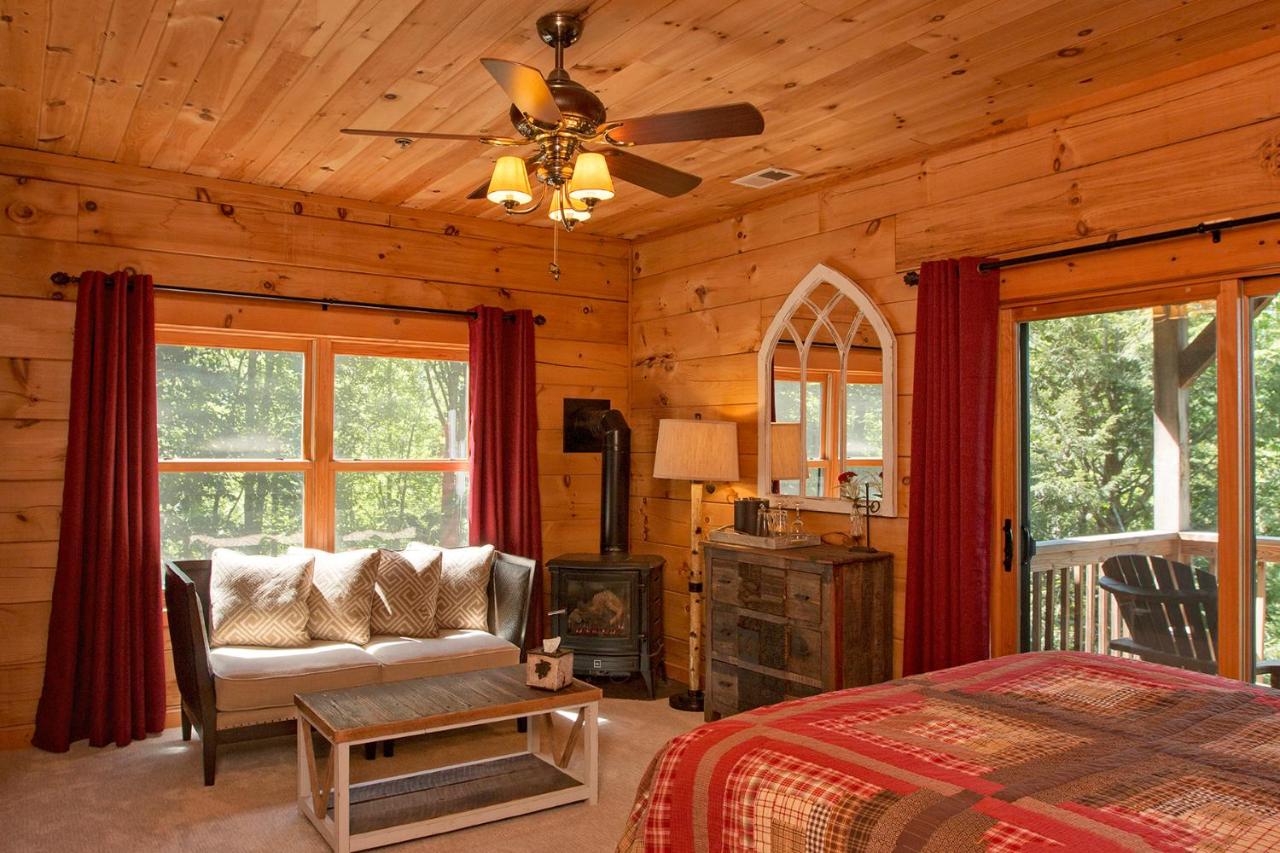 | Lazy Bear Lodge