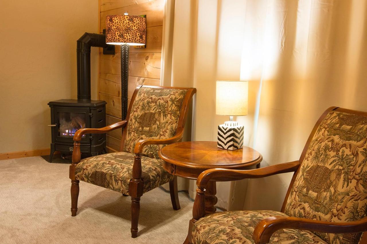| Lazy Bear Lodge