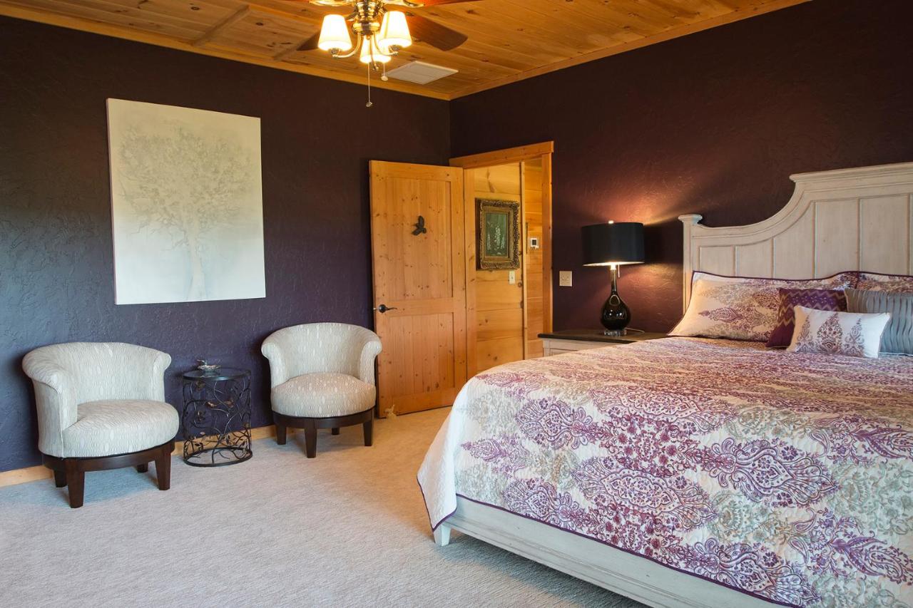 | Lazy Bear Lodge
