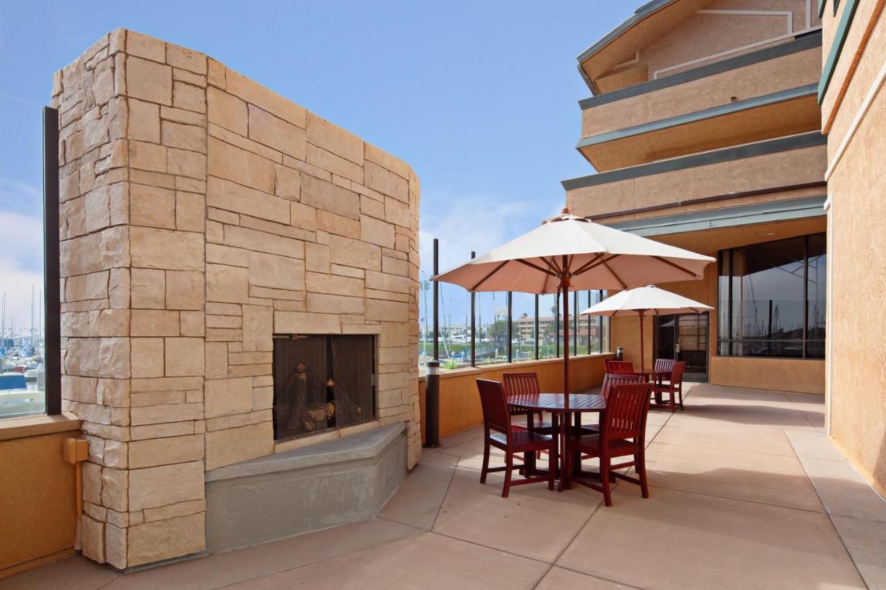  | Holiday Inn Express Hotel & Suites Ventura