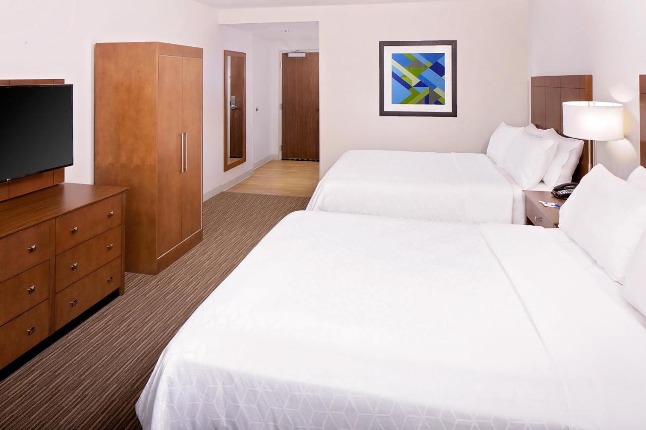 Room with Two Beds - Hearing Accessible - Non-Smoking at Holiday Inn Express & Suites Austin Downtown - University by IHG