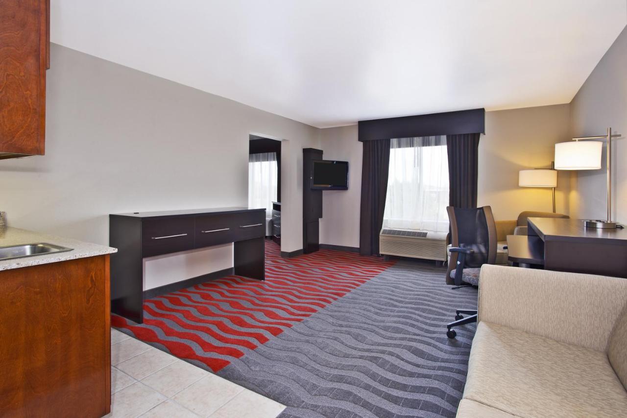 1 Bed Suite Non-smoking at Holiday Inn Express Hotel & Suites Columbus-Groveport by IHG