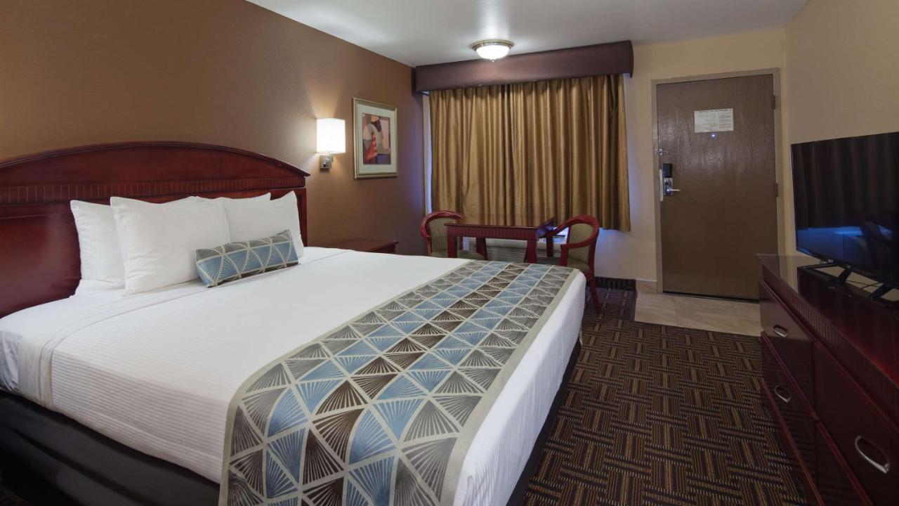 King Room - Non-Smoking at Best Western Pasadena Inn