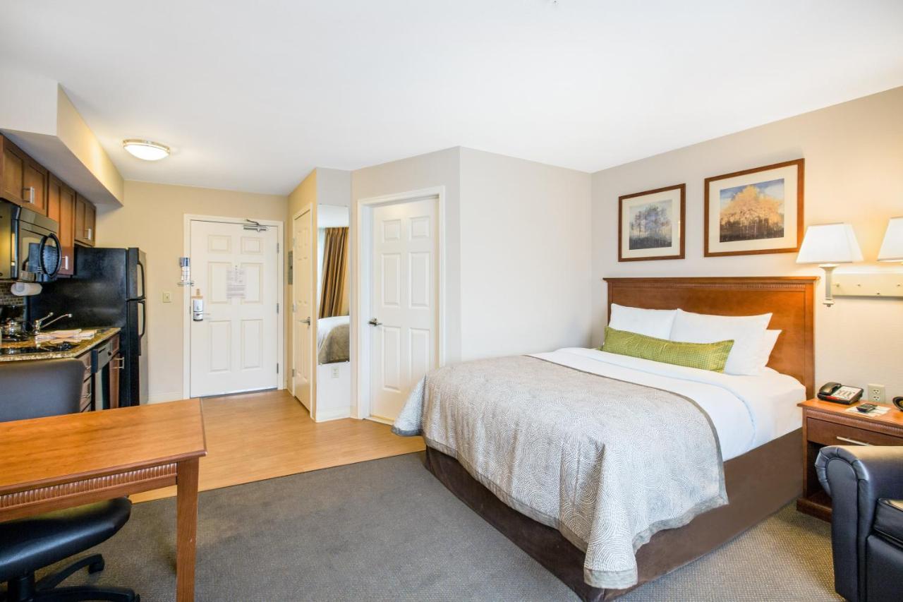 | Candlewood Suites Pittsburgh-Cranberry, an IHG Hotel