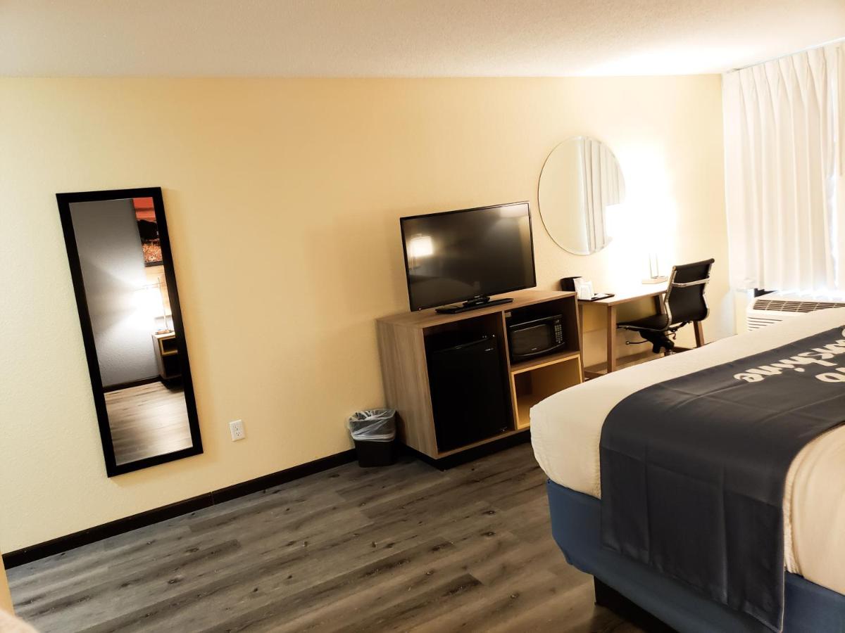 Queen Room with Two Queen Beds - Non-Smoking at Days Inn & Suites by Wyndham Merrillville