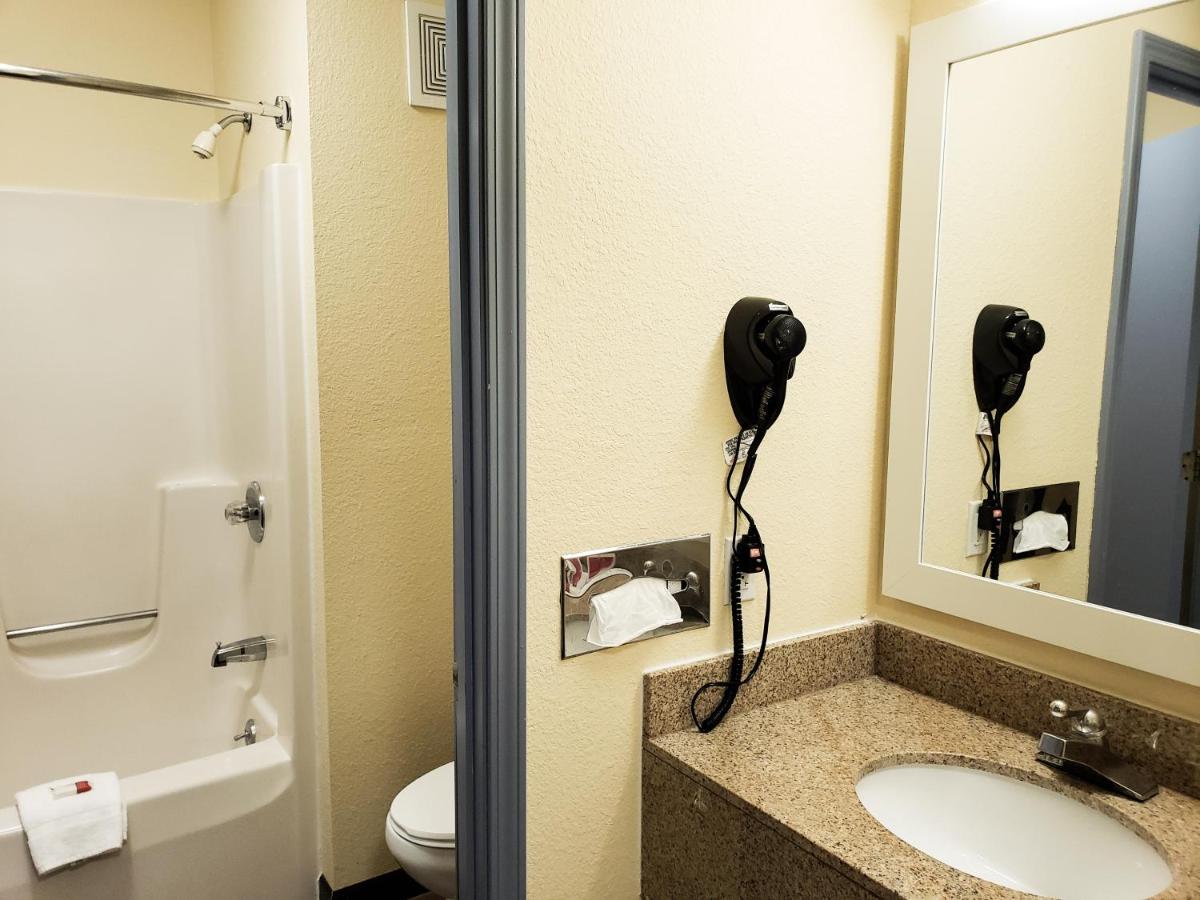 Queen Room with Two Queen Beds - Non-Smoking at Days Inn & Suites by Wyndham Merrillville