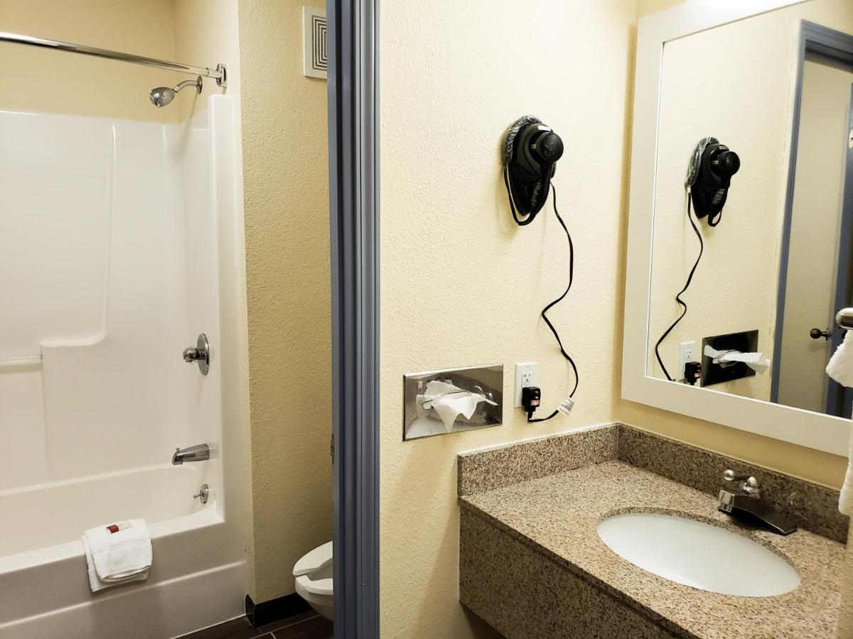 King Room - Non-Smoking at Days Inn & Suites by Wyndham Merrillville