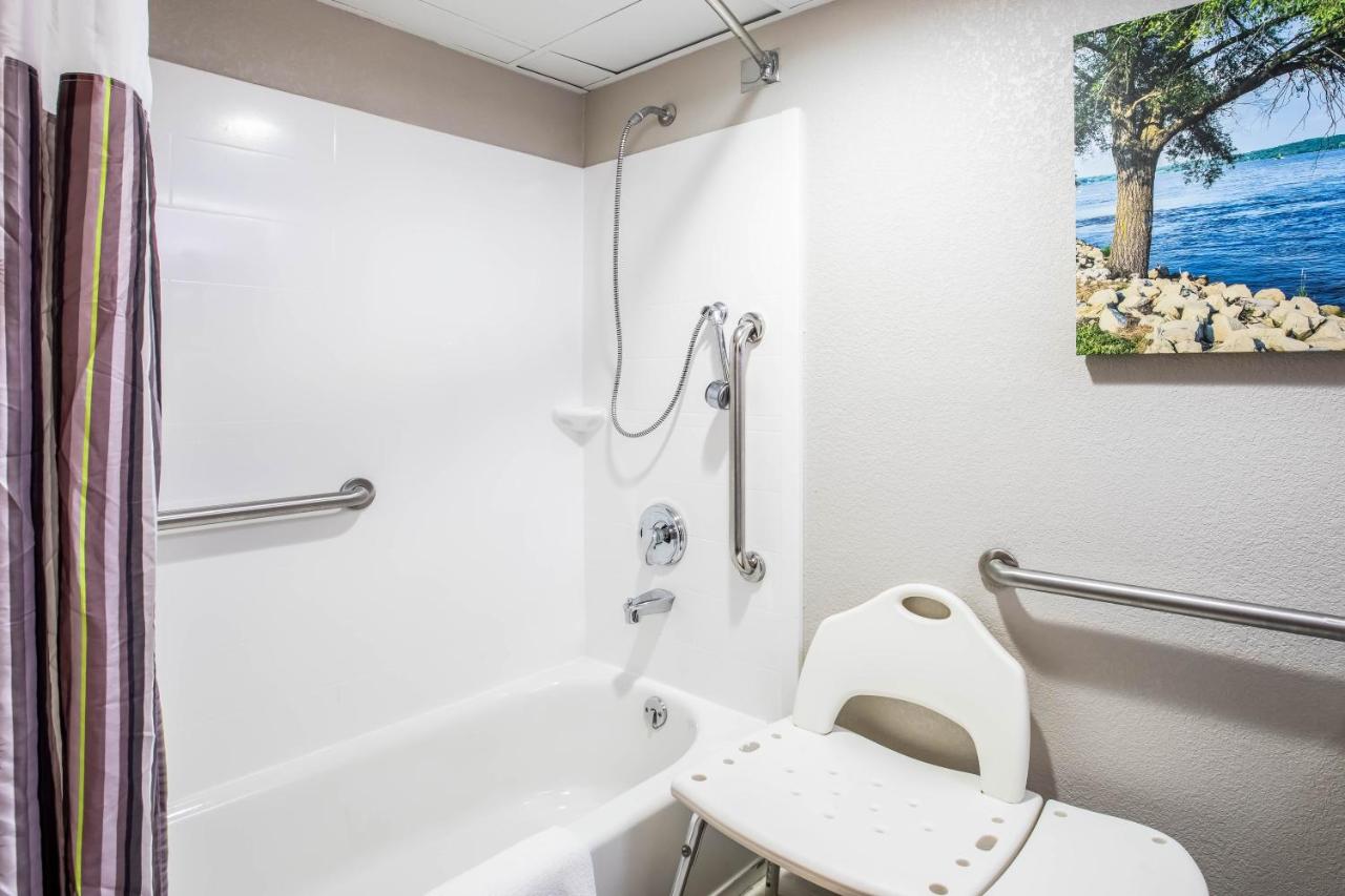 Accessible King Room at La Quinta Inn by Wyndham Davenport & Conference Center