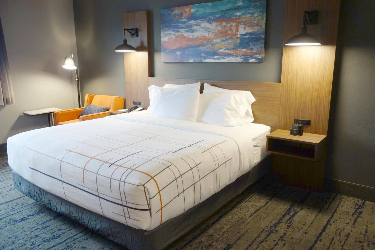 King Room - Non-Smoking at La Quinta Inn & Suites by Wyndham Springfield