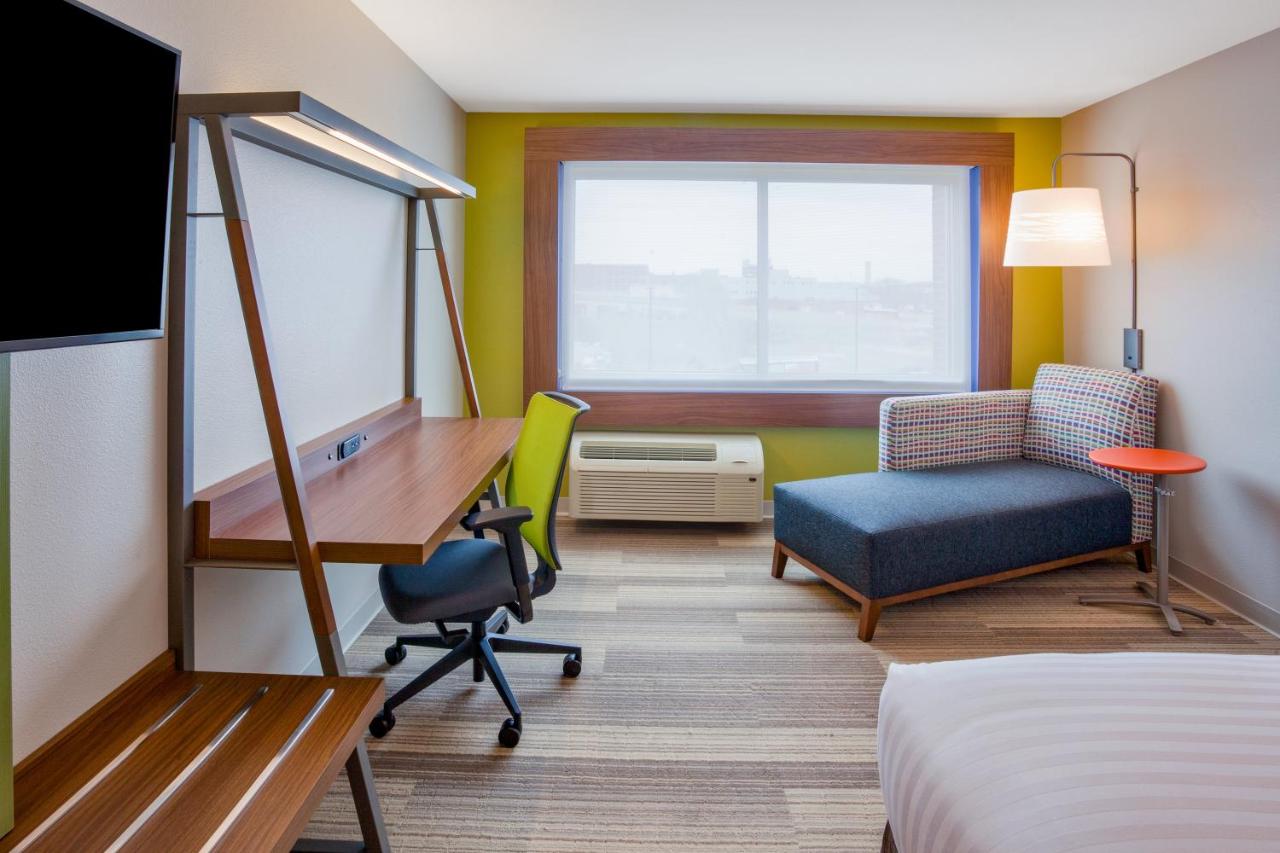  | Holiday Inn Express and Suites Des Moines Downtown, an IHG Hotel