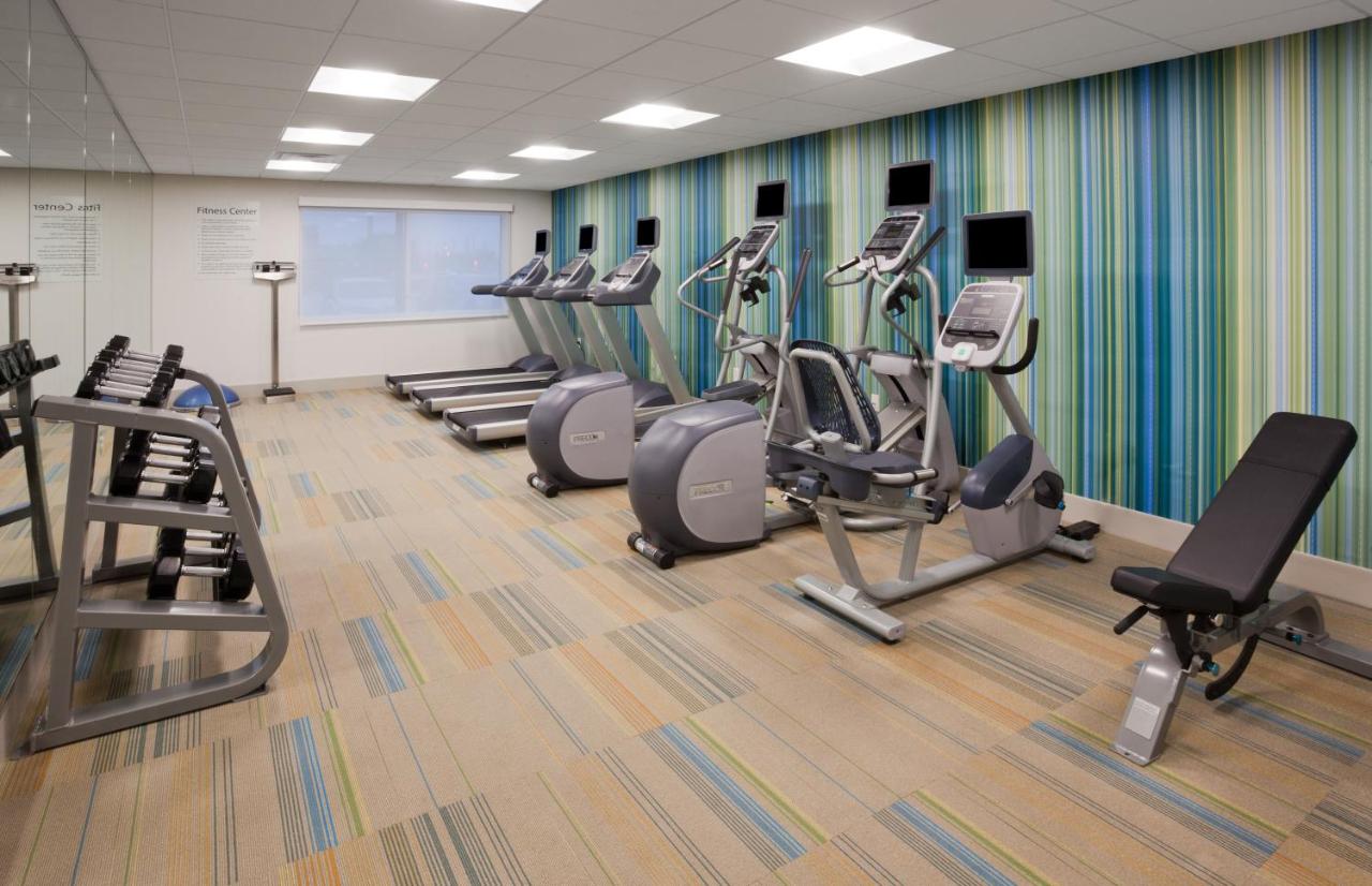 | Holiday Inn Express and Suites Des Moines Downtown, an IHG Hotel