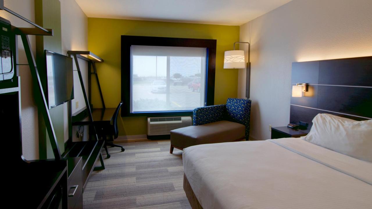  | Holiday Inn Express & Suites Sioux Center