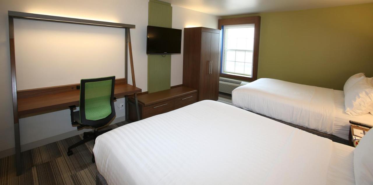  | Holiday Inn Express Hotel & Suites Phoenix-Airport