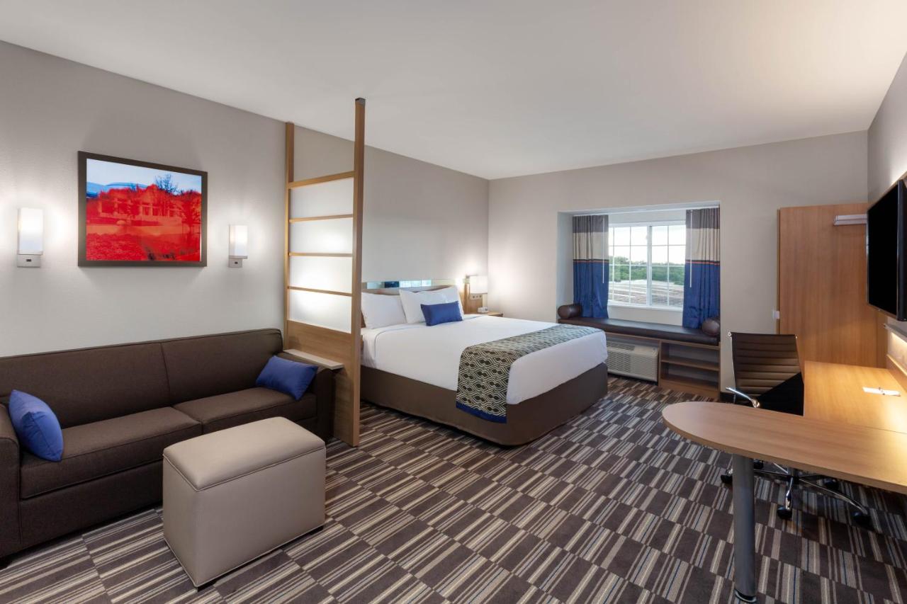 King Studio Suite - Non-Smoking at Microtel Inn & Suites by Wyndham College Station