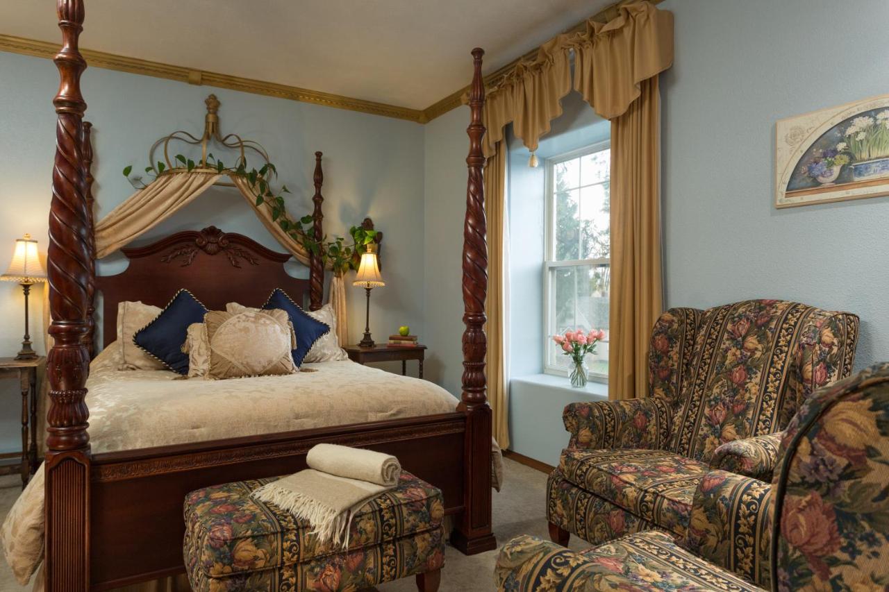  | The Roosevelt Inn