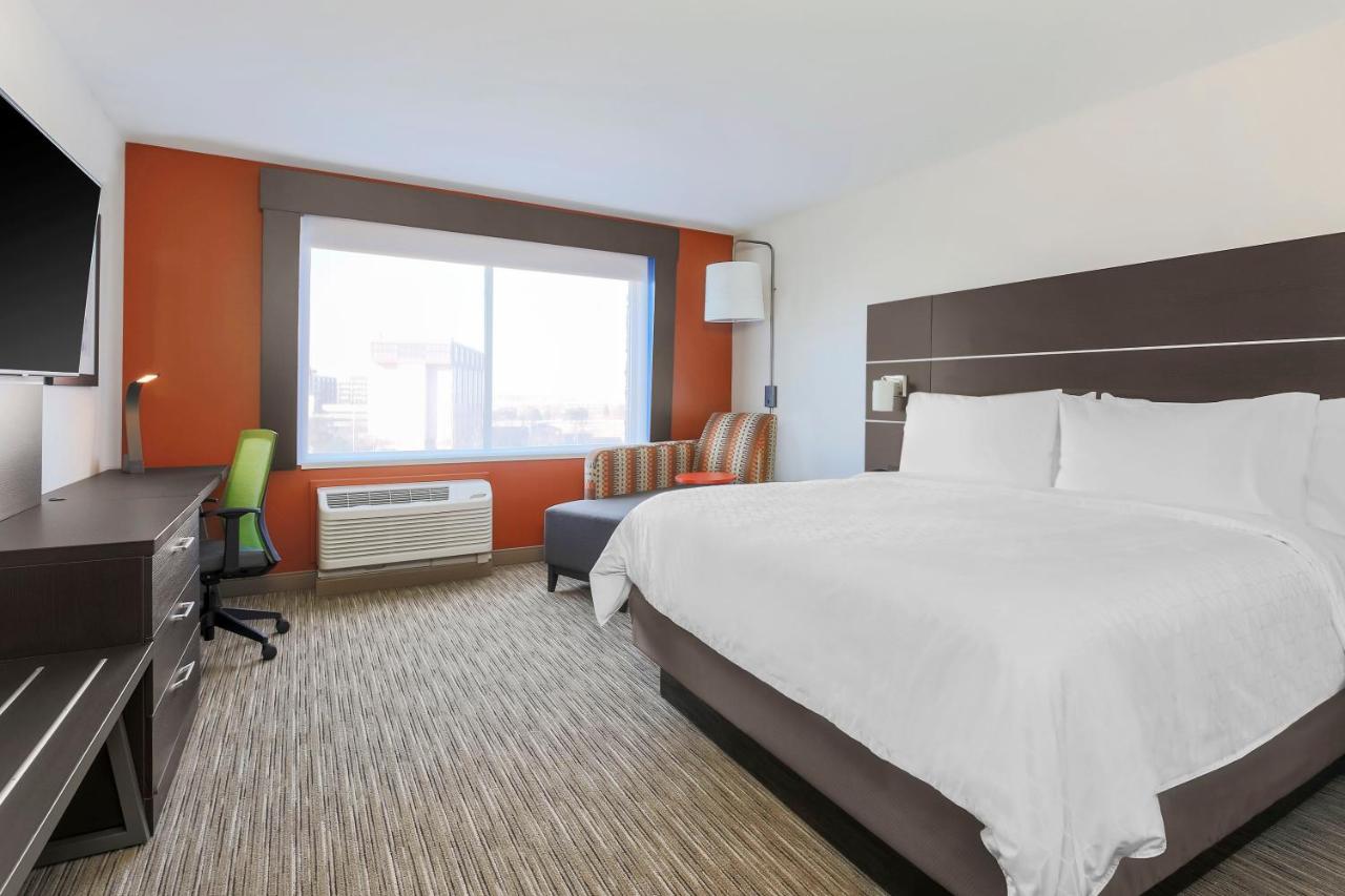 King Room - Hearing Accessible - Non-Smoking at Holiday Inn Express & Suites Chicago O'Hare Airport by IHG