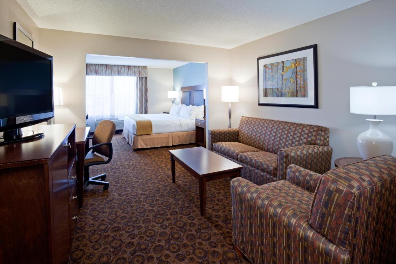 King Room with Sofa Bed - Non-Smoking at Holiday Inn Express Hotel & Suites St. Cloud by IHG