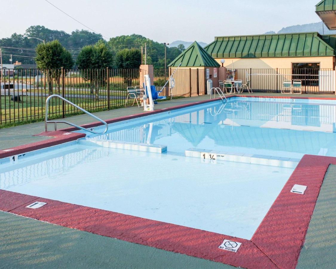 | Econo Lodge - Rocky Top