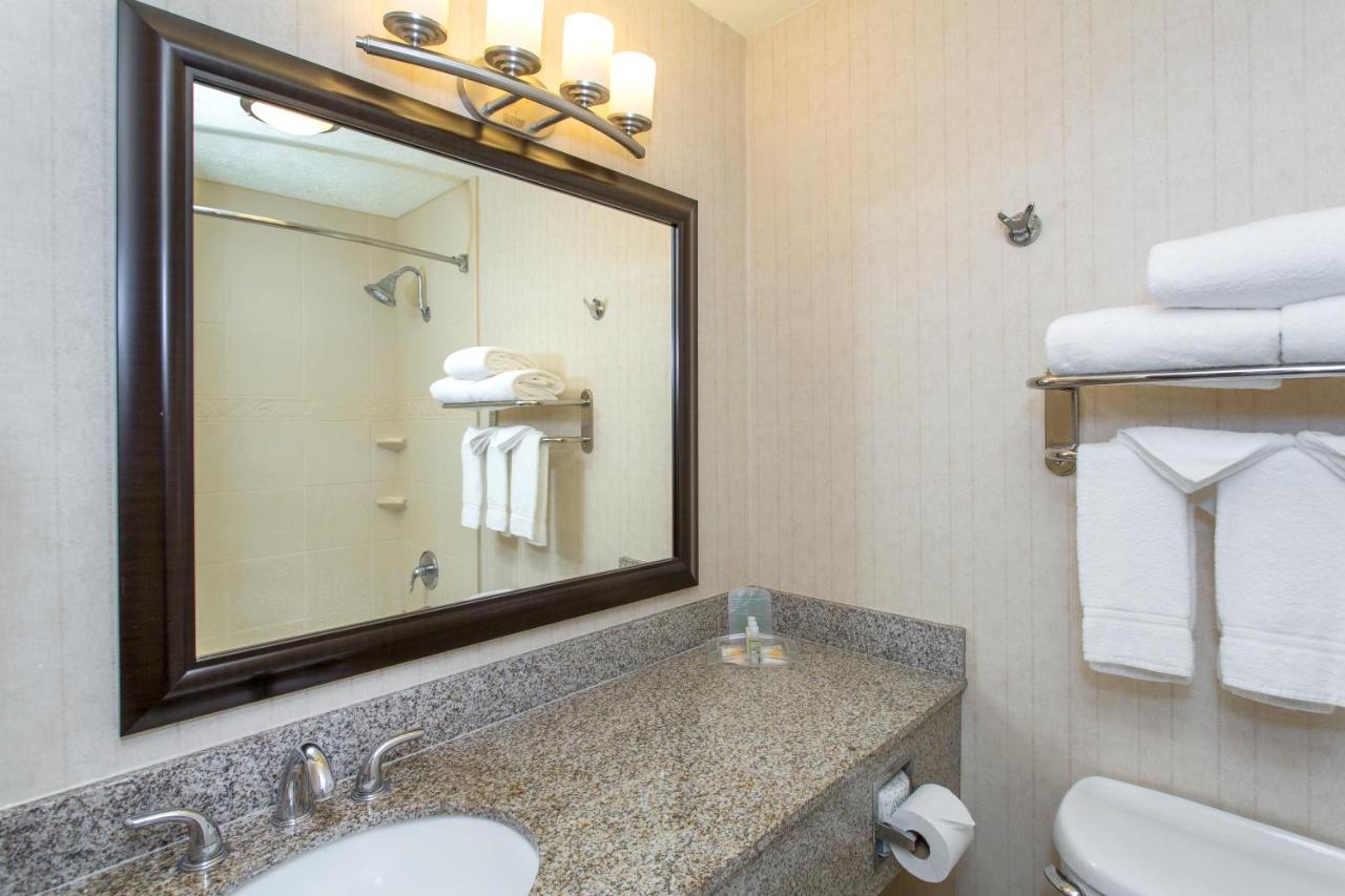  | Holiday Inn Bloomington, an IHG Hotel