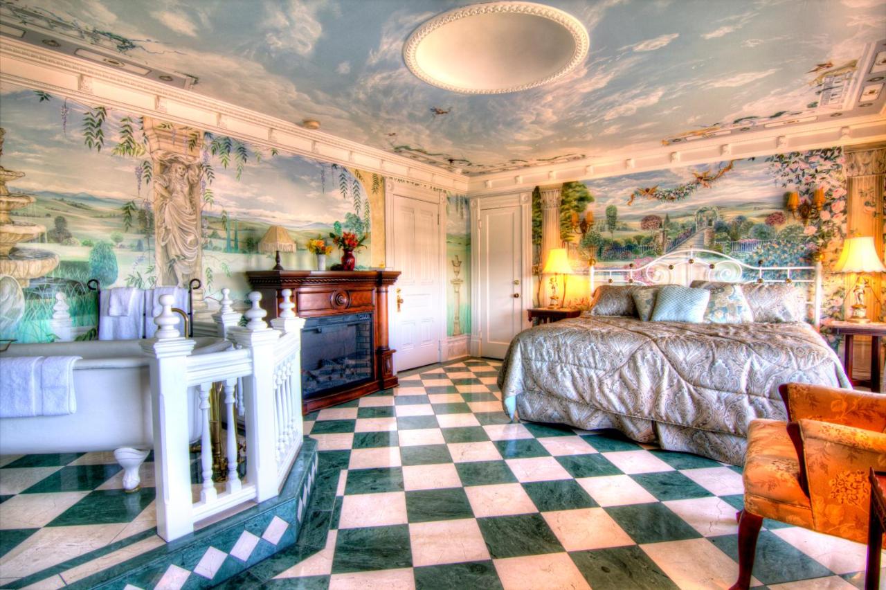  | Gingerbread Mansion