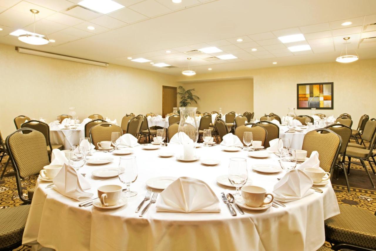 | Holiday Inn Battle Creek, an IHG Hotel