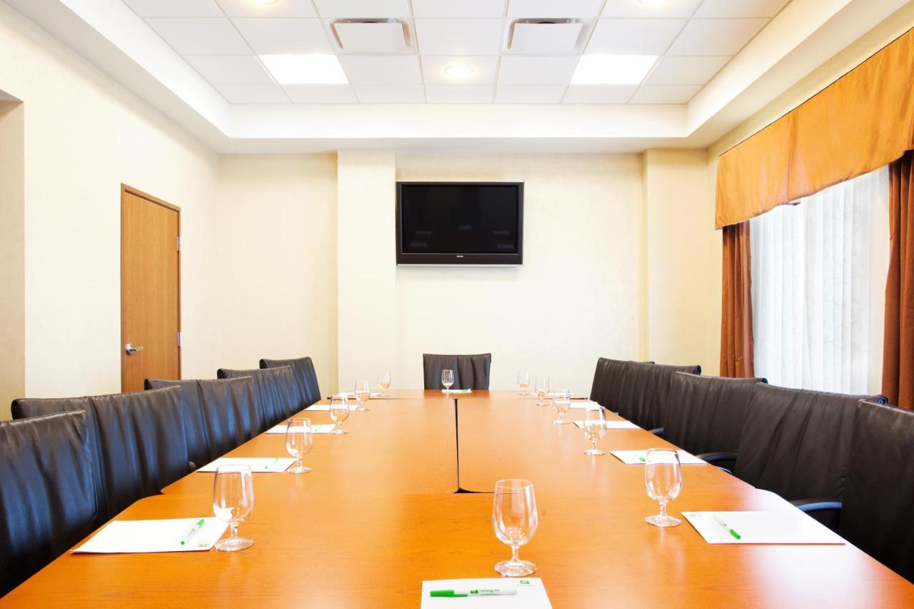 | Holiday Inn Battle Creek, an IHG Hotel