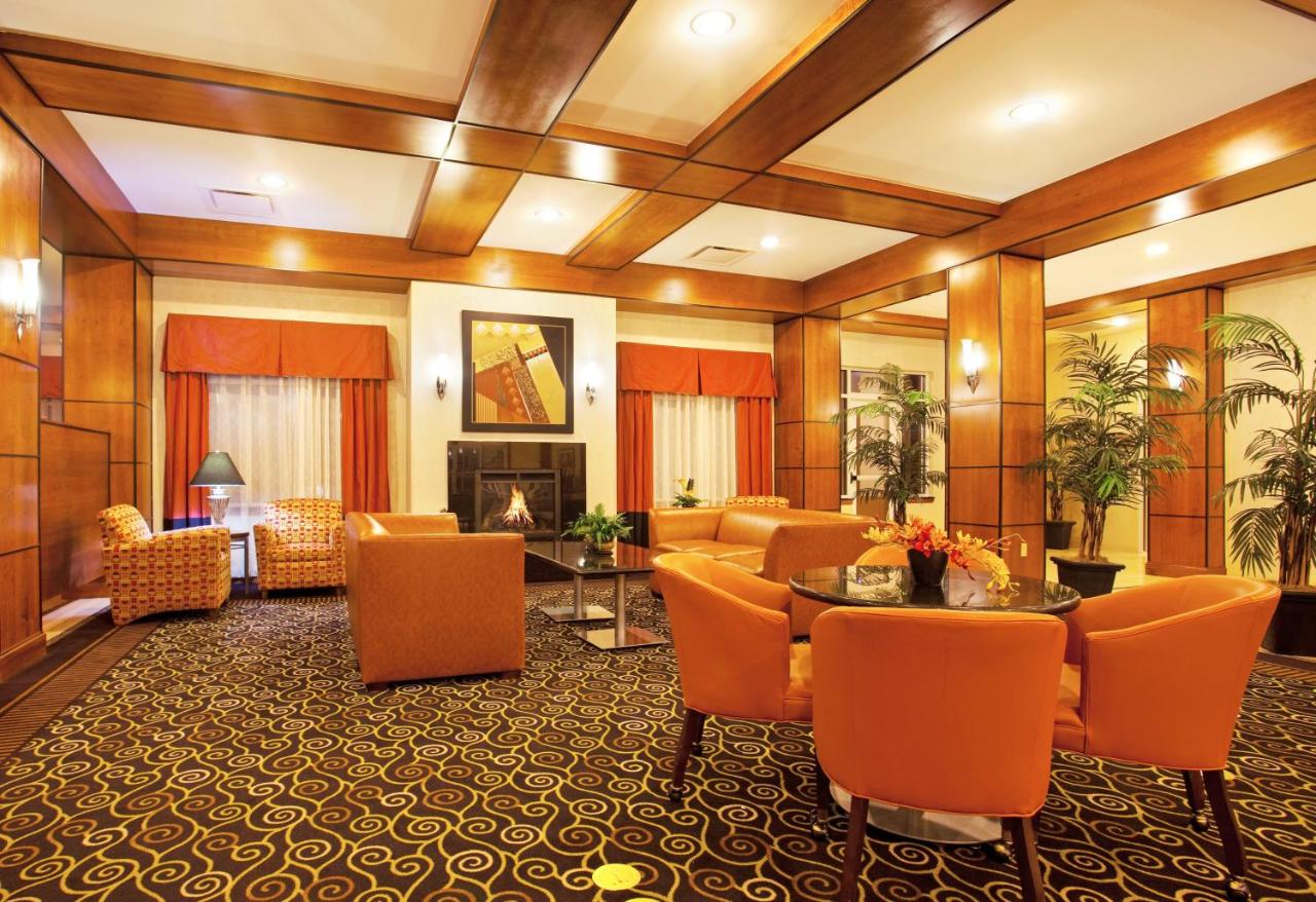 | Holiday Inn Battle Creek, an IHG Hotel