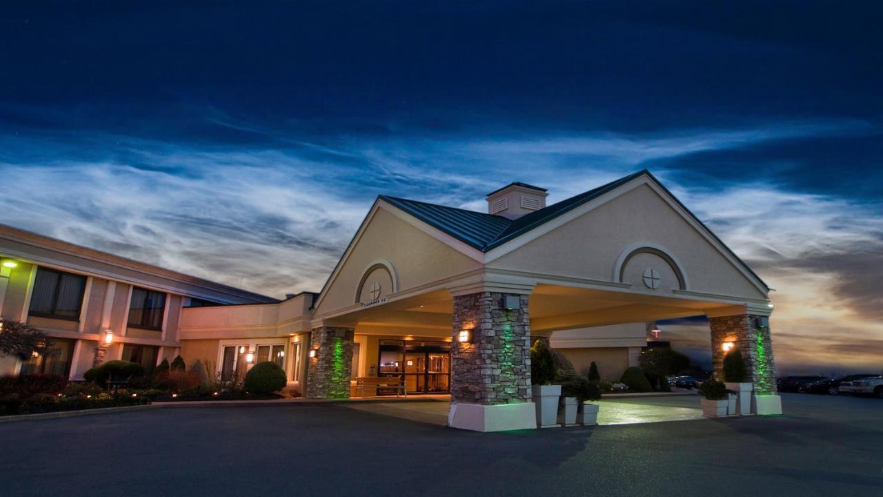 | Buffalo Airport Hotel