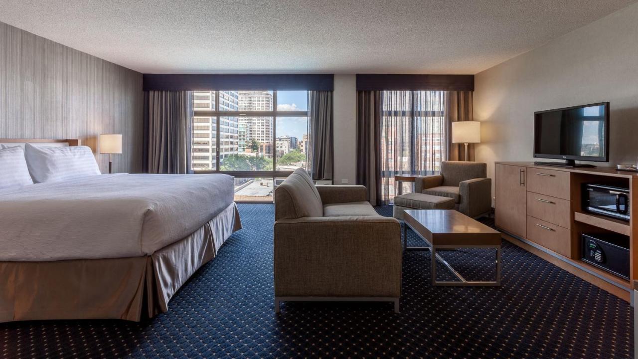 Executive King Room - Hearing Accessible at Holiday Inn Chicago North-Evanston by IHG