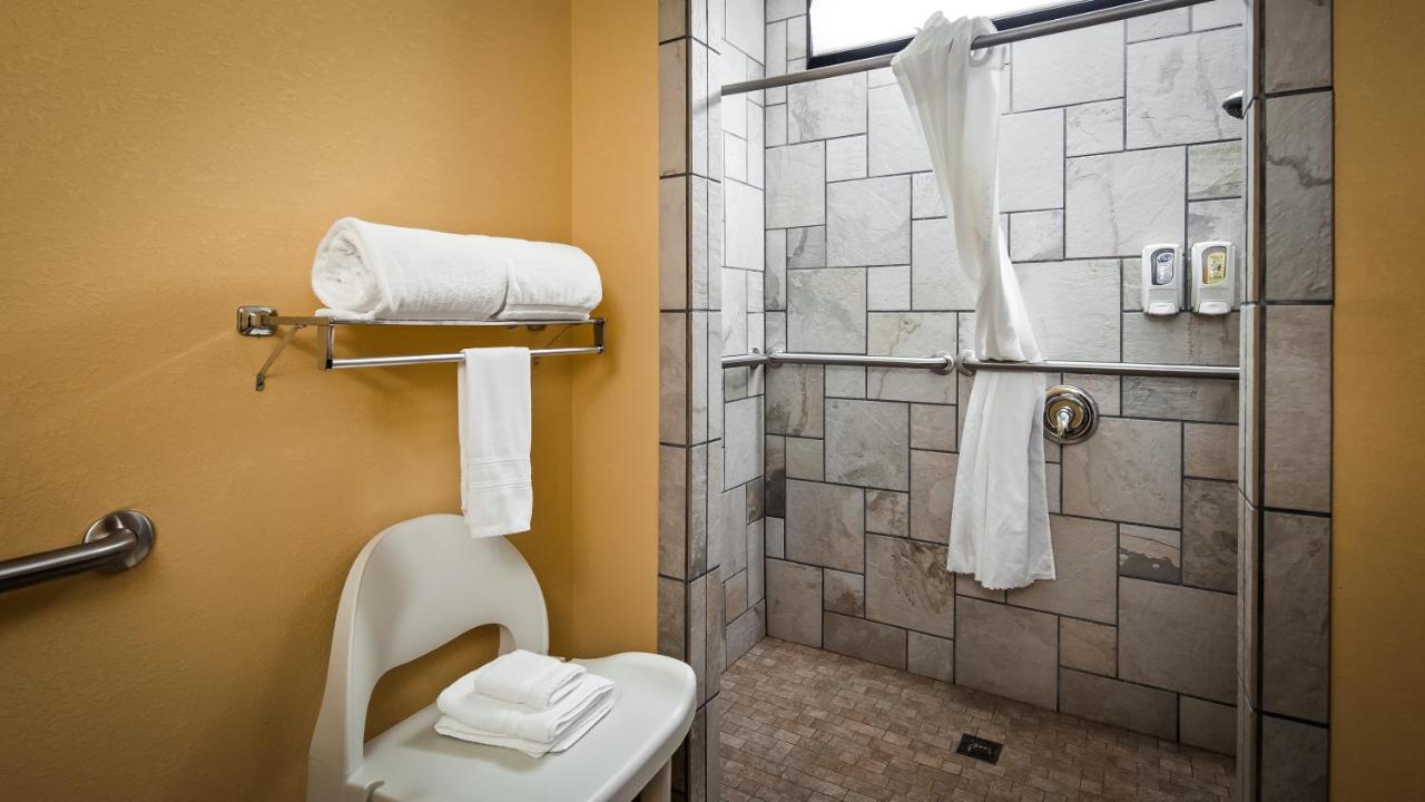 King Room with Roll-In Shower - Disability Access at Bryson Inn