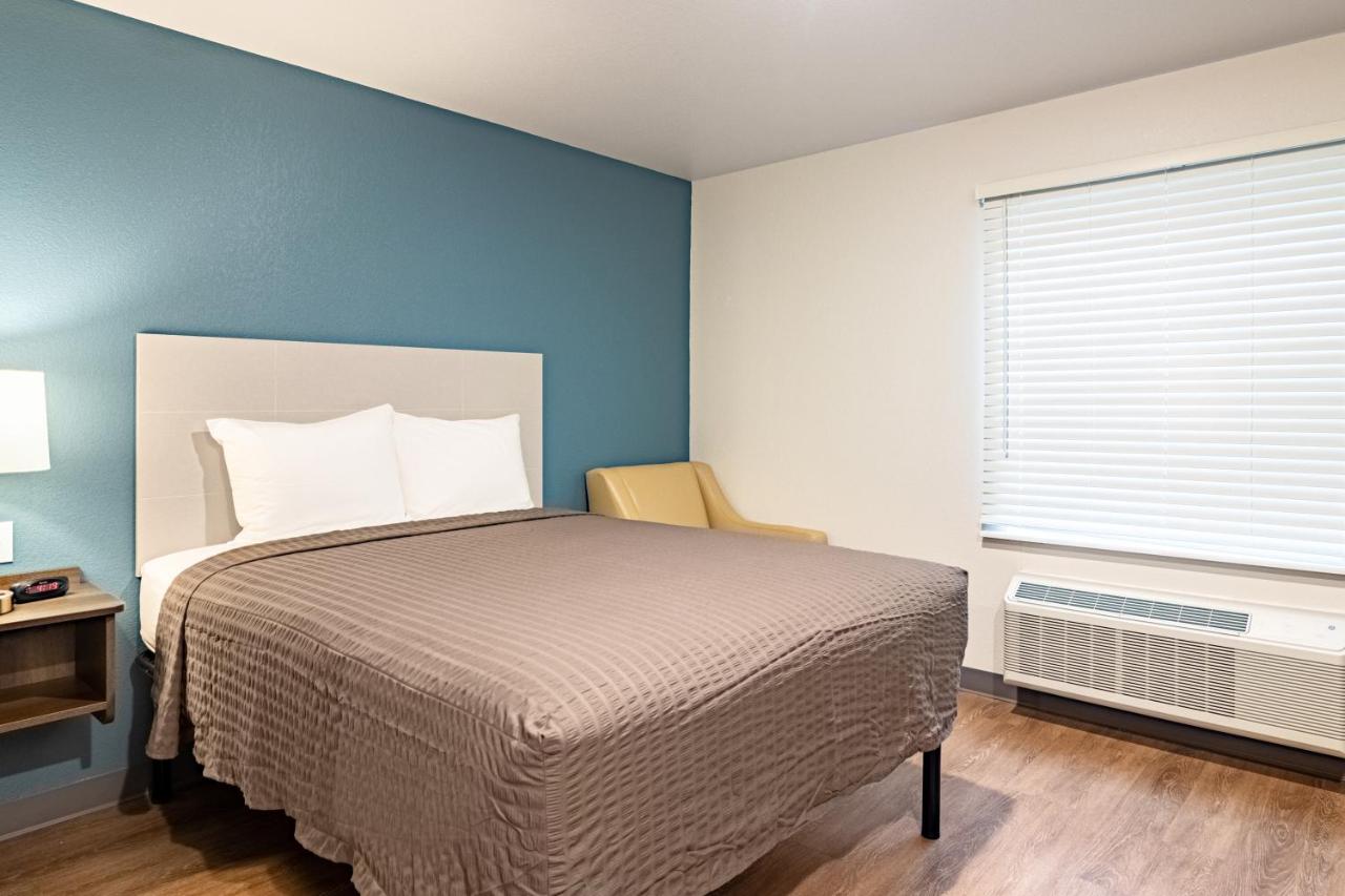 Queen Room with Sofa Bed - Non-Smoking at WoodSpring Suites Toledo Maumee