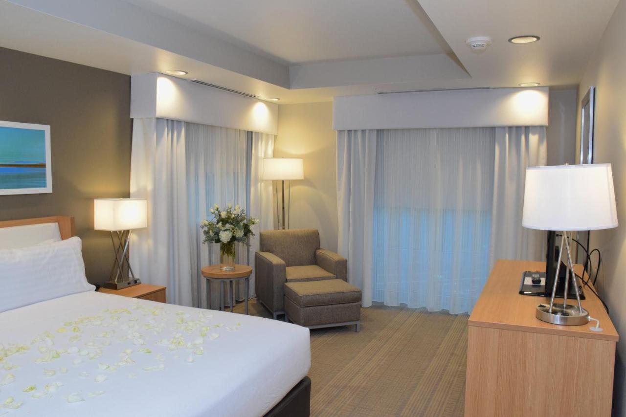 | Holiday Inn Cincinnati North West Chester, an IHG Hotel