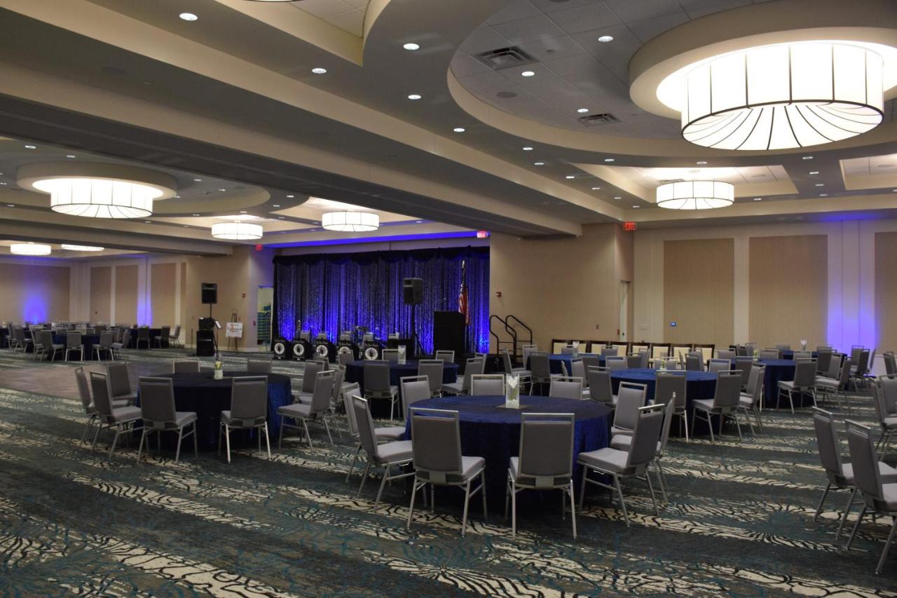 | Holiday Inn Cincinnati North West Chester, an IHG Hotel