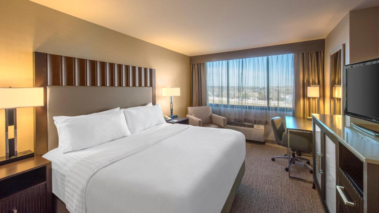 King Room - Non-Smoking at Holiday Inn Denver Lakewood by IHG