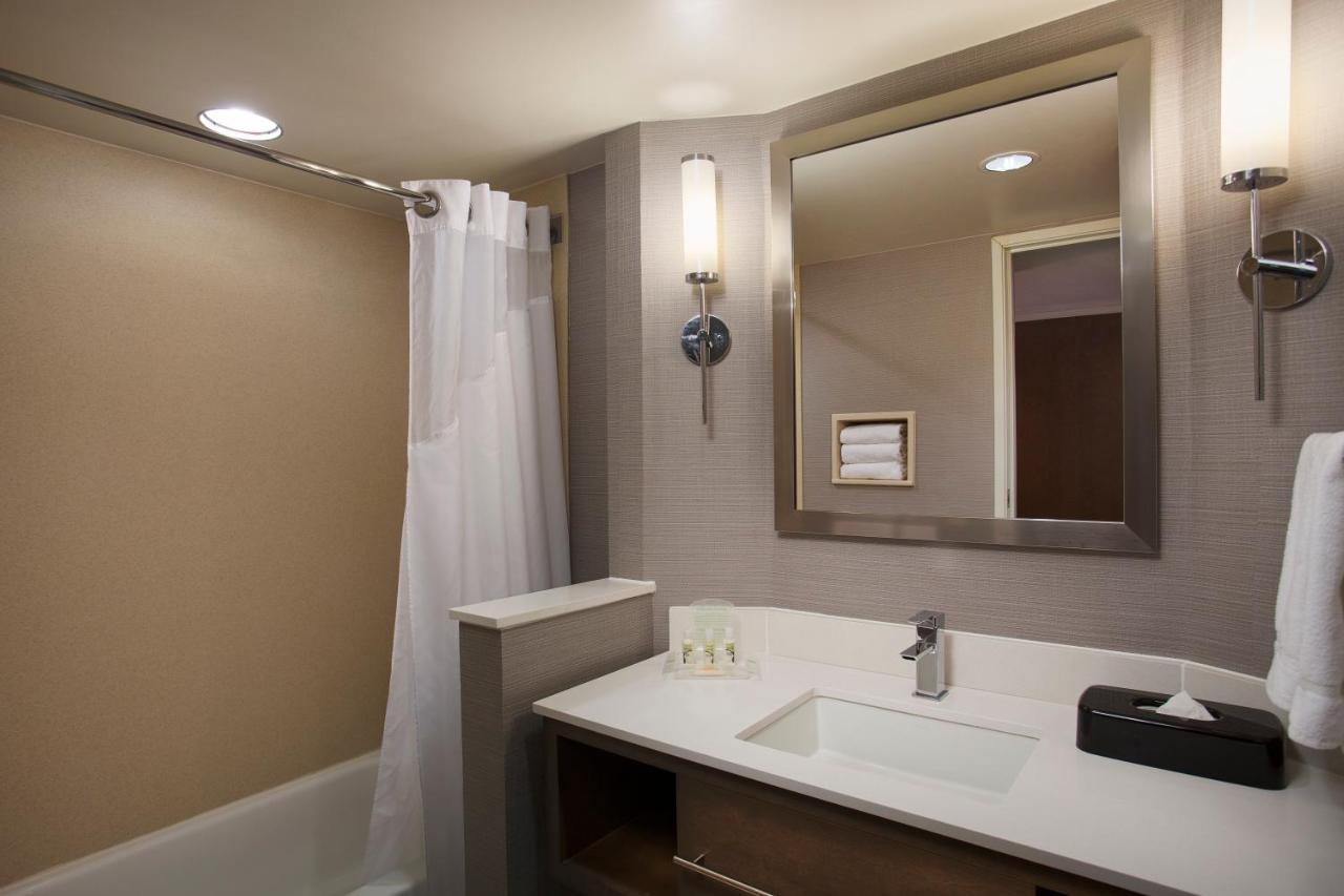 Room Selected at Check-In at Holiday Inn Grand Rapids Airport by IHG