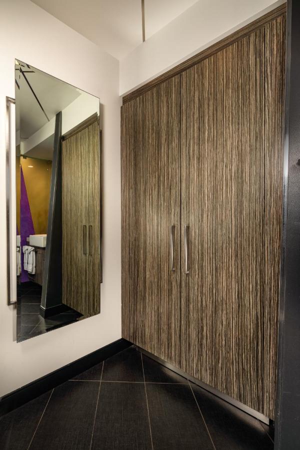 Queen Room at The Moment Hotel