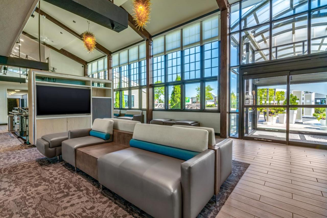 | Holiday Inn Cape Cod - Hyannis, an IHG Hotel
