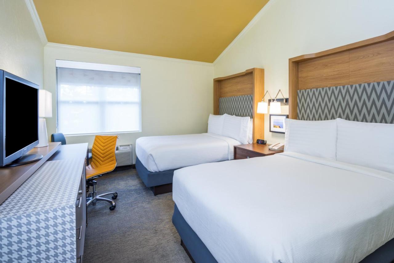 | Holiday Inn Cape Cod - Hyannis, an IHG Hotel