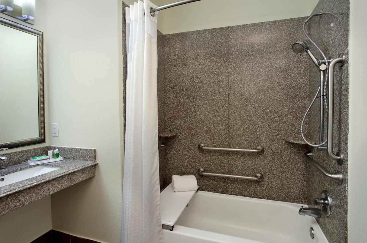 King Room - Non-Smoking at Holiday Inn Hammond, an IHG Hotel