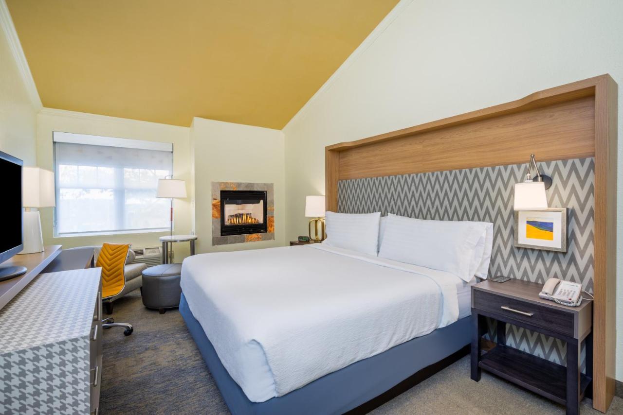  | Holiday Inn Cape Cod - Hyannis, an IHG Hotel