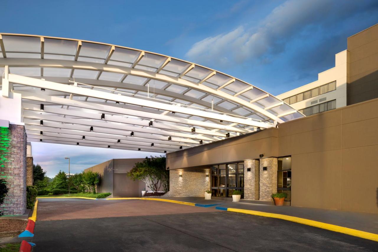 | Holiday Inn Johnson City, an IHG Hotel