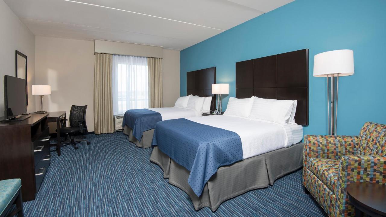Queen Room with Two Queen Beds - Disability Access at Holiday Inn Indianapolis Airport by IHG