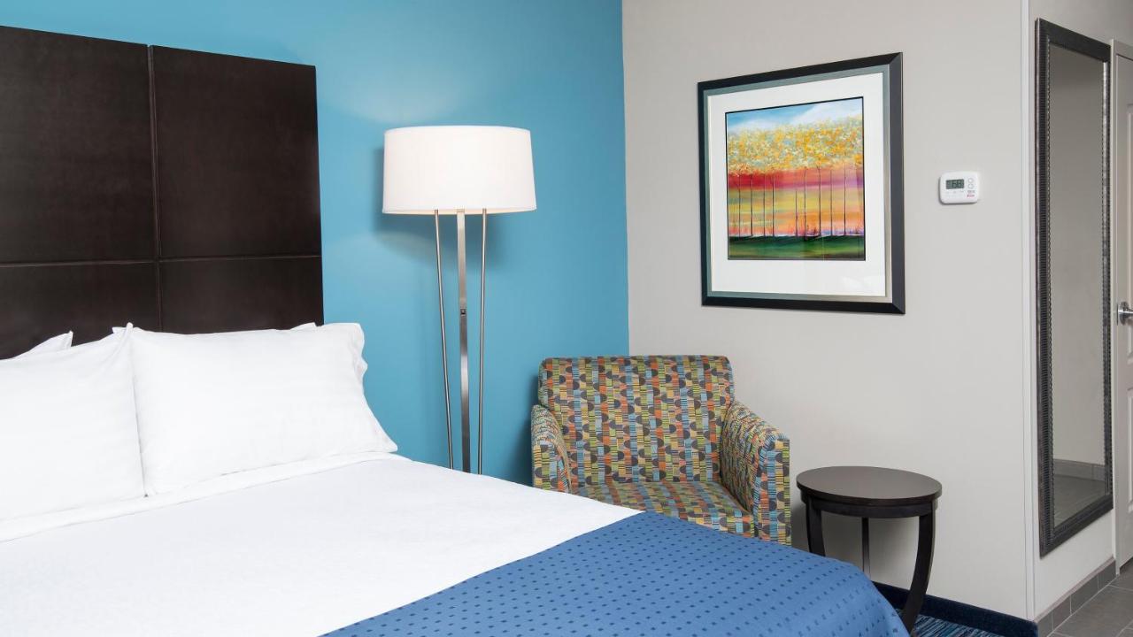 King Room - Disability Access at Holiday Inn Indianapolis Airport by IHG
