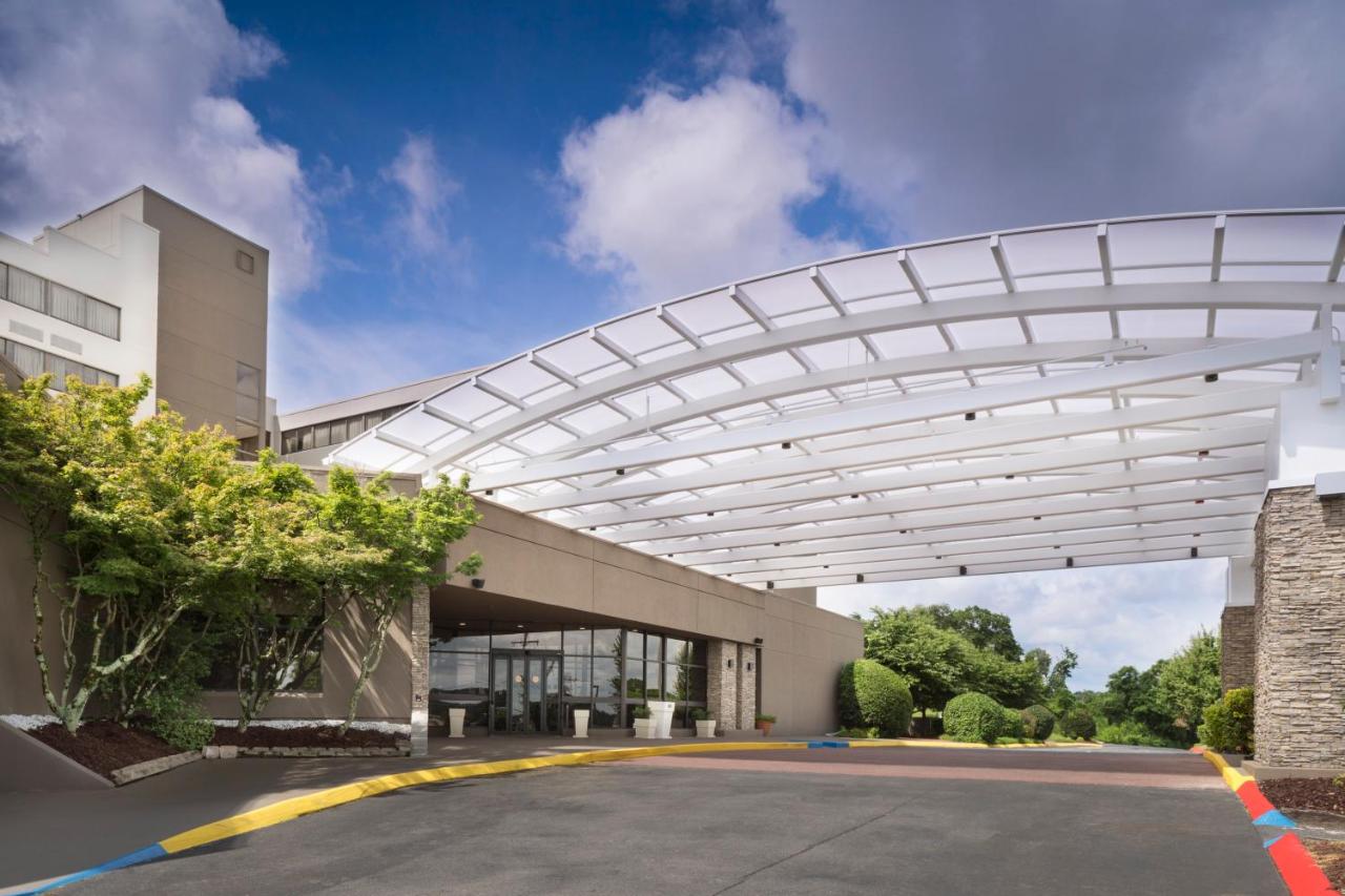 | Holiday Inn Johnson City, an IHG Hotel