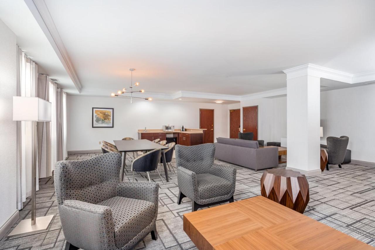 Presidential King Suite - Non-Smoking at Holiday Inn Lafayette-City Centre, an IHG Hotel