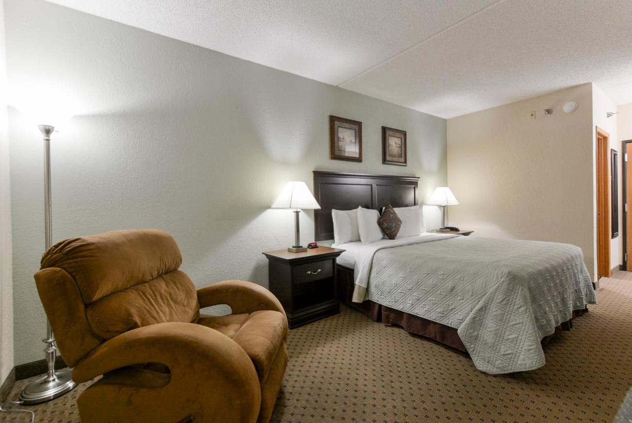 | Grand View Inn & Suites