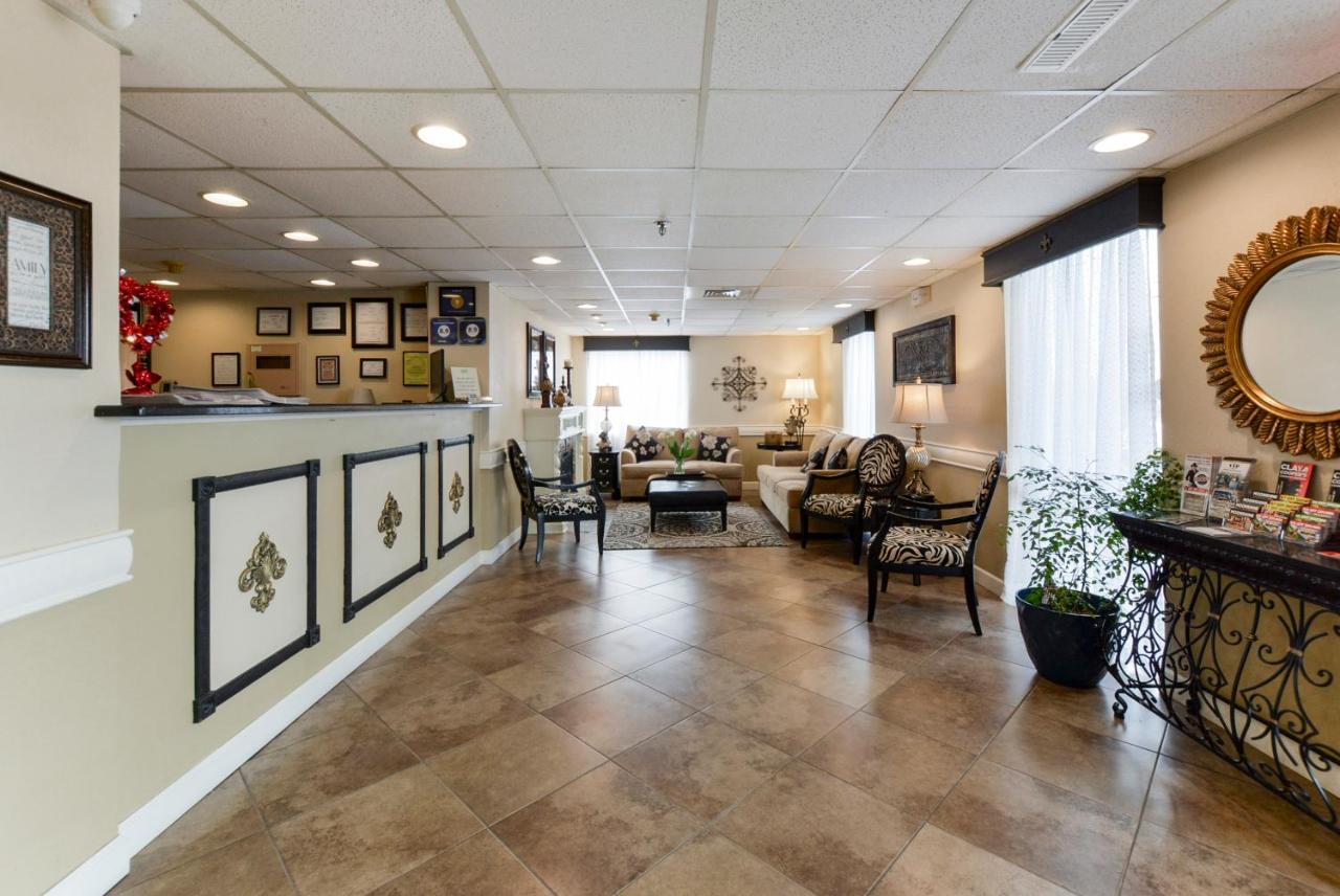 | Grand View Inn & Suites