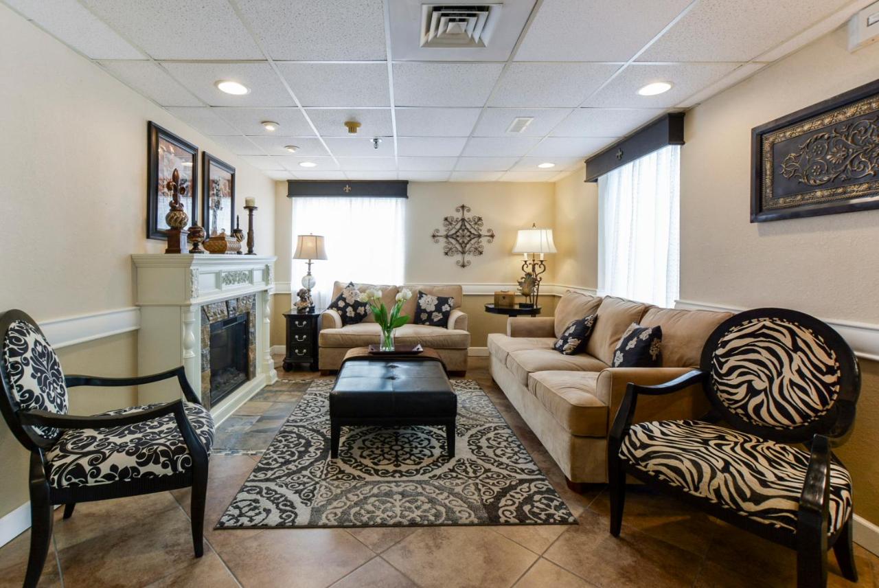 | Grand View Inn & Suites