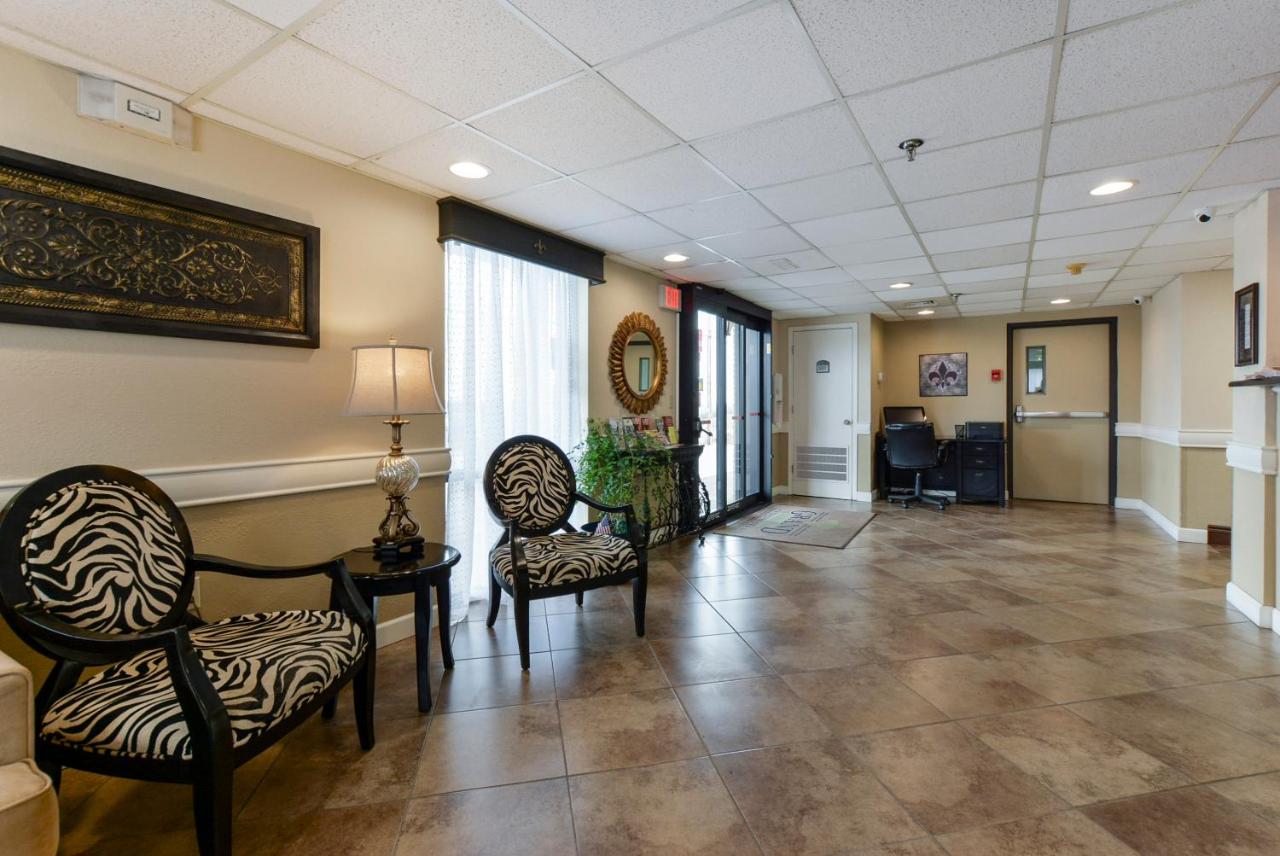 | Grand View Inn & Suites